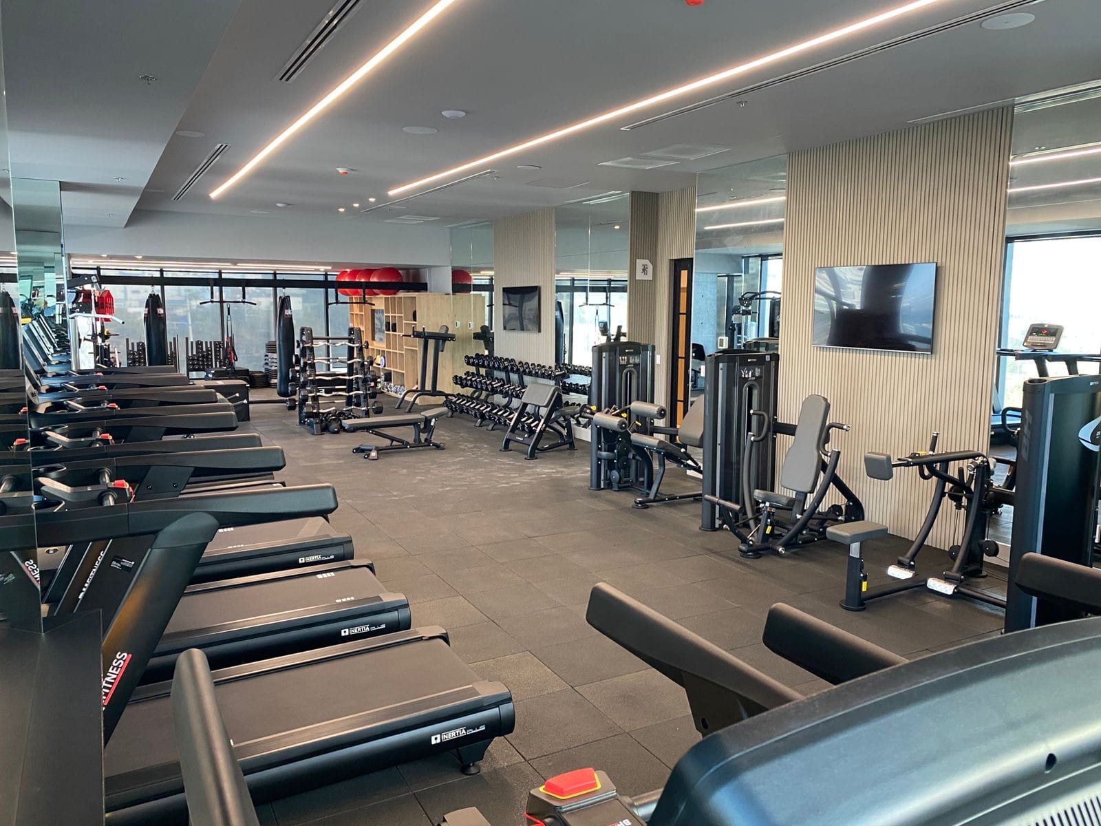 a9bccb0e-75bf-43a8-81f1-4e9b0eb1e5ab